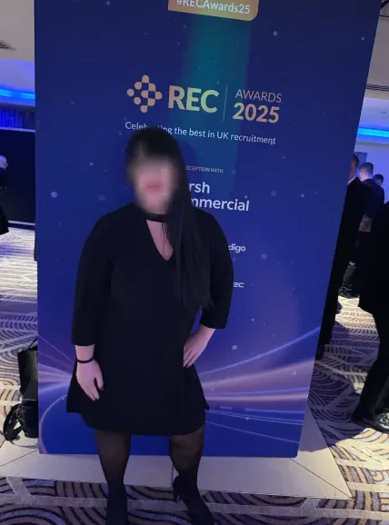 Alexandra, 31