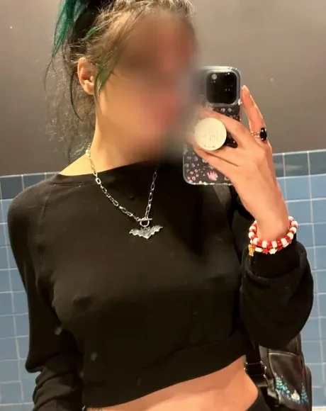 Chiara, 28