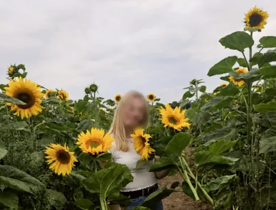 Clara, 32