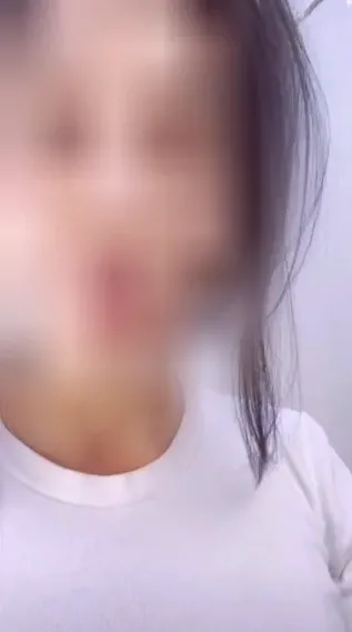 Elena, 25