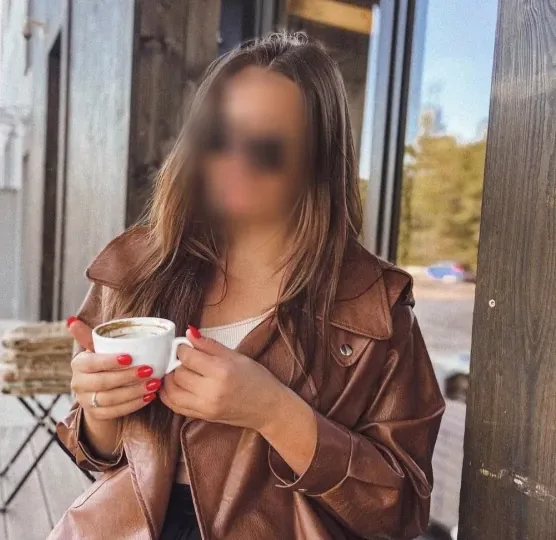 Jana, 27