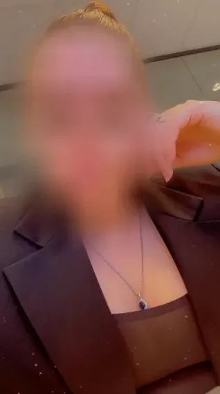 Jovana, 32