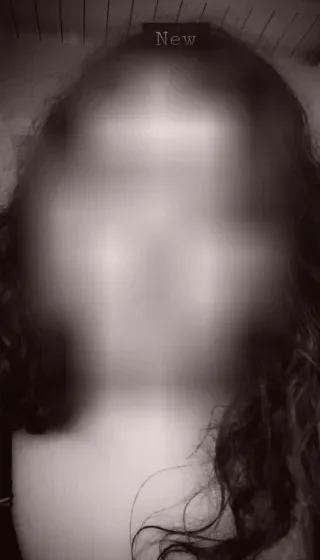 Lara, 21