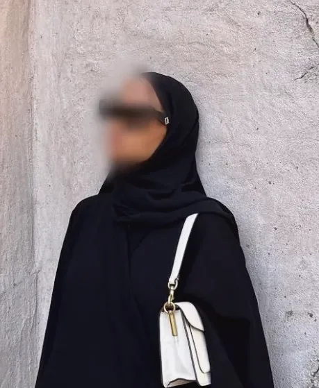 Mirela, 26
