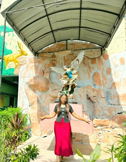 Nadine, 29