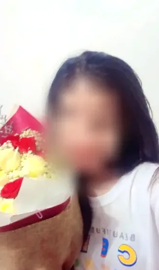 Nikolina, 23