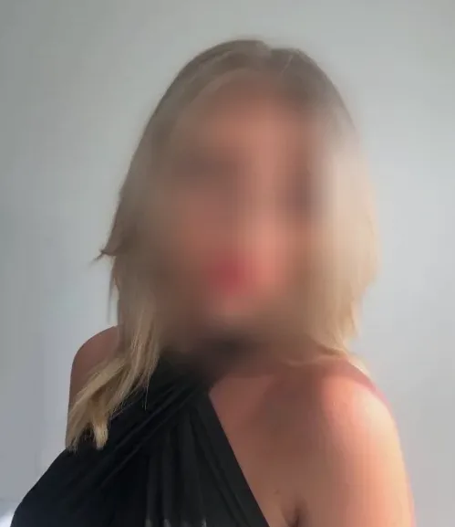 Nikolina, 32