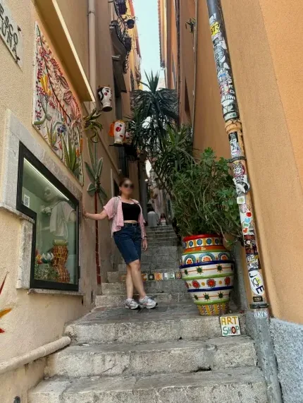 Renate, 35