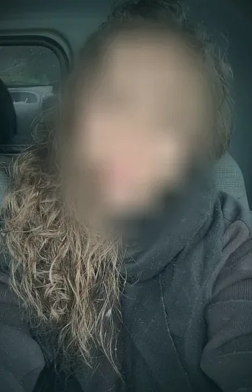 Sabine, 24