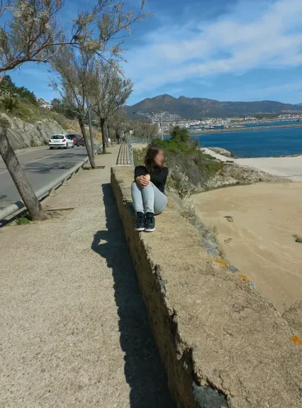 Sabrina, 37