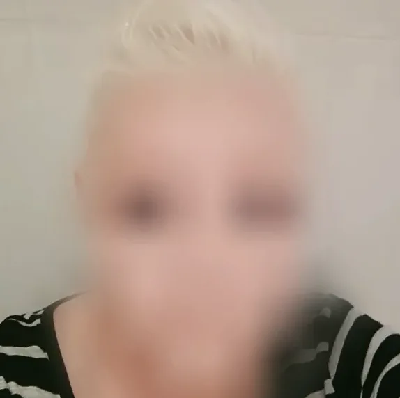 Sanja, 39