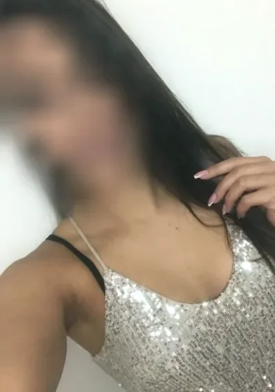 Simone, 24