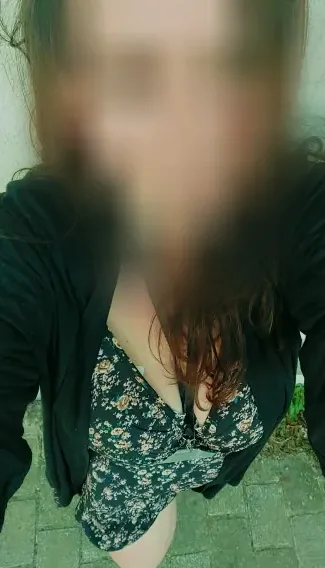 Valentina, 30